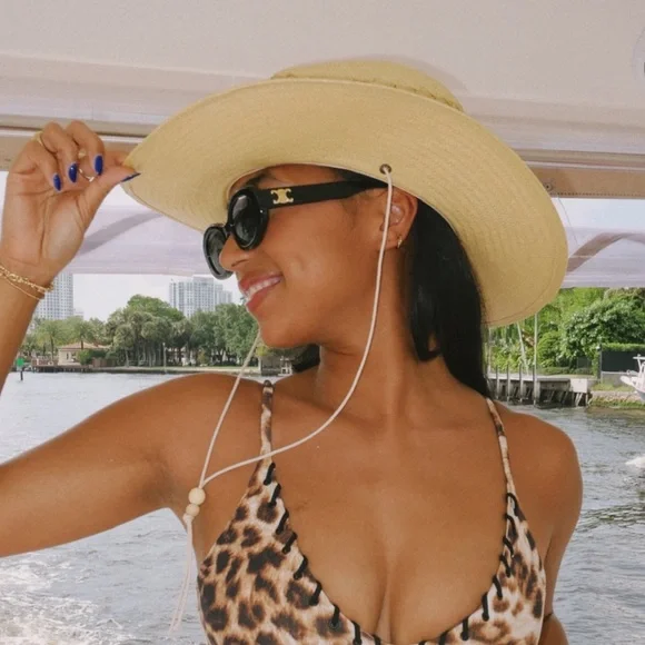 BRAND NEW *lack of color Baja hat sunlight used once - Picture 3 of 4